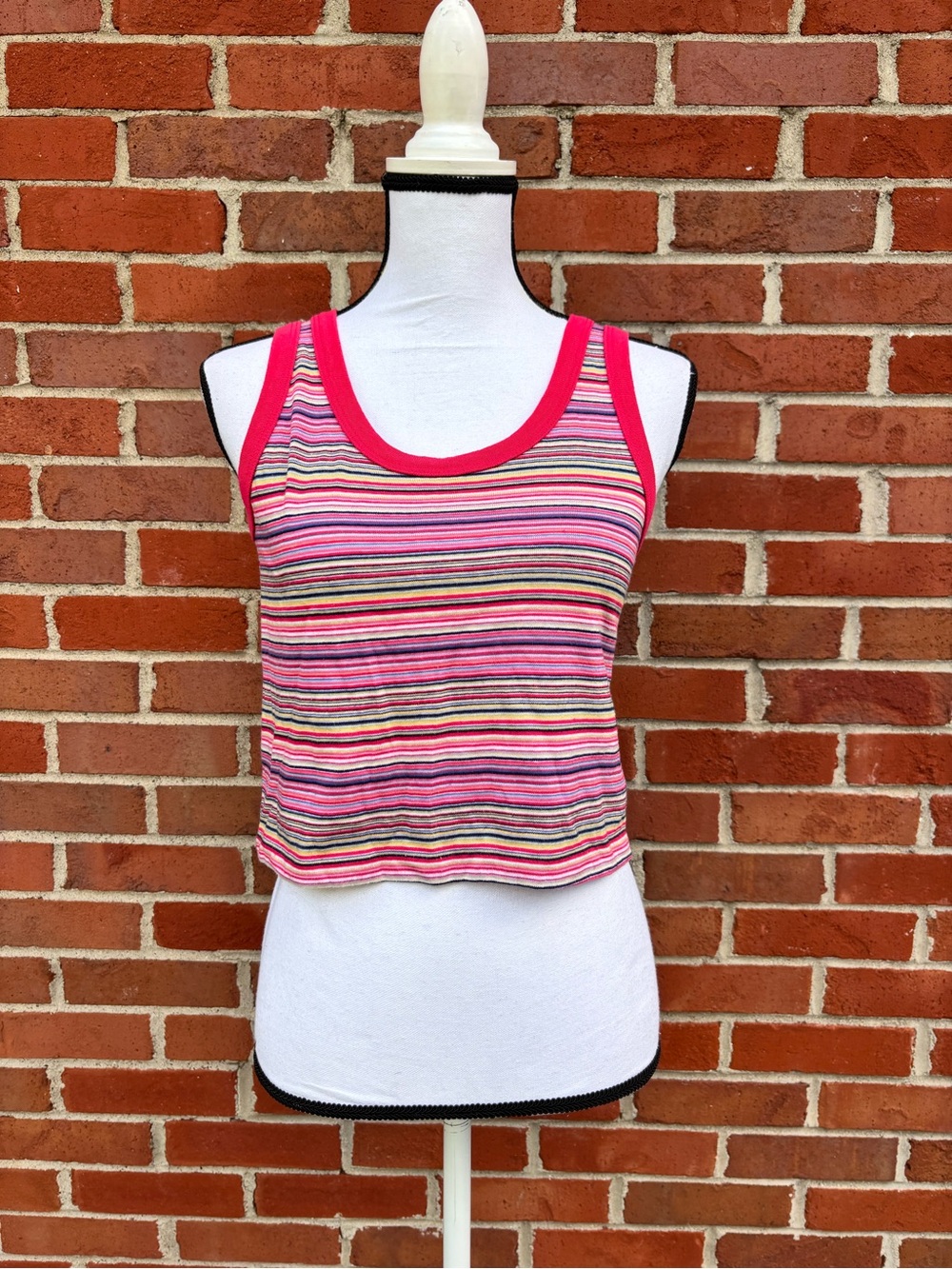 Vintage Y2K No Boundaries Pink Striped Scoop Neck Cropped Tank Top Womens Small